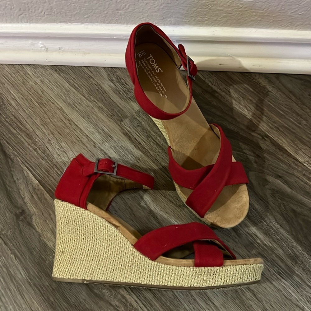 TOMs wedges